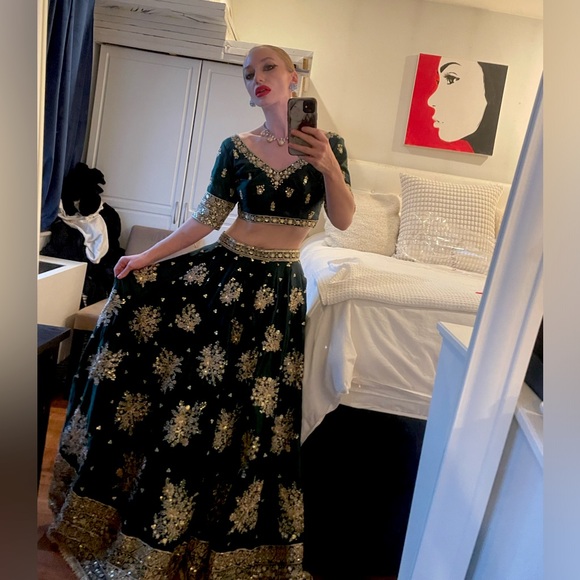 NWT Dark Green and Gold Detail Lehenga Choli set from Lashkaraa (XXS) - Picture 3 of 6